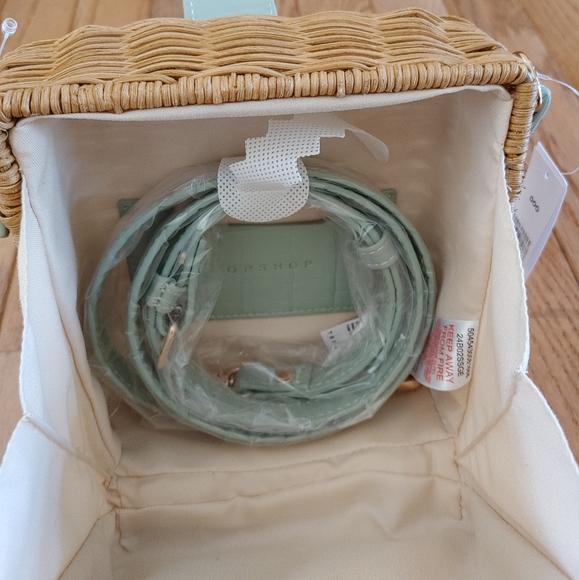 Topshop Shell Wicker Crossbody Bag NWT - Picture 9 of 12